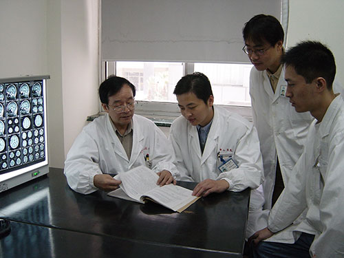 �Ϻ���ʮ���Կ�ҽԺ   ���γ� 