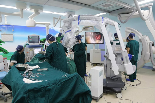 2018ĻꡱʮԿҽԺ׽κӱ鼰ҽ()