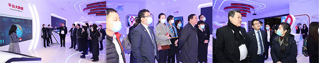 参会代表参观虹桥国际人才港