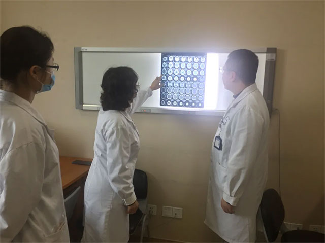 张静波主任与吴志群博士会诊