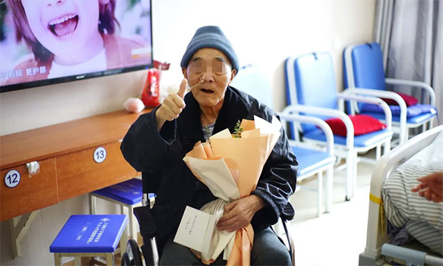 �����һһ���磬7A����סԺ������ĳ�յ���Զ���Ĵ���ɽ��ս���������ʻ������տ����ǳ�����