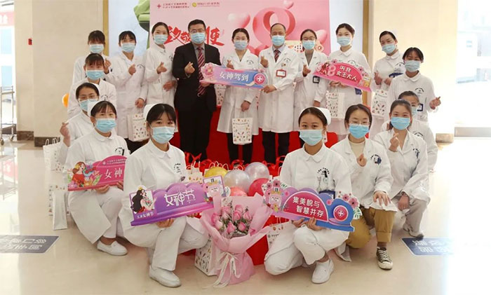 3.8Ů��ڡ����¾�������ʹ ����ҽ���ٹ�